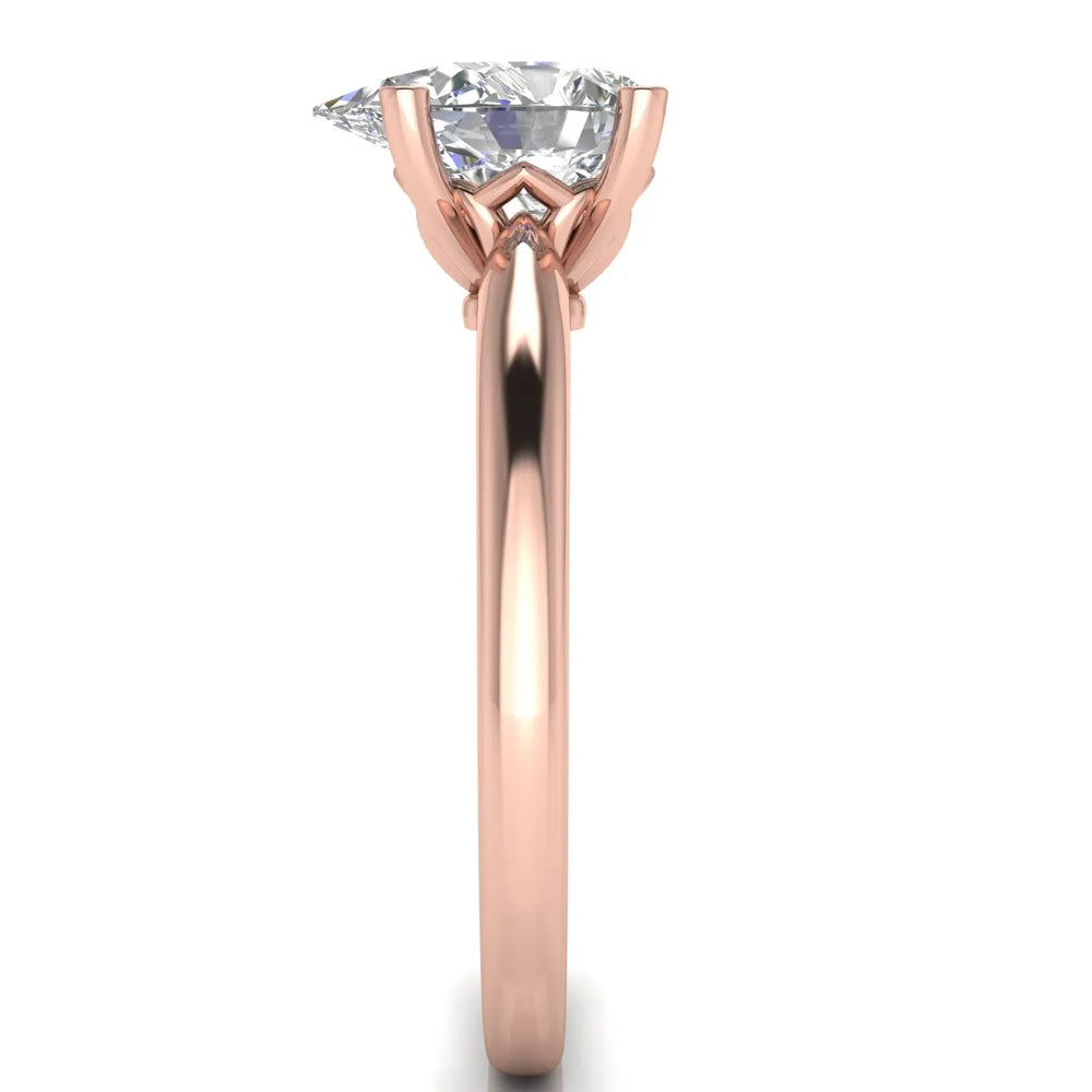 Elegant Solitaire Ring with Timeless Appeal