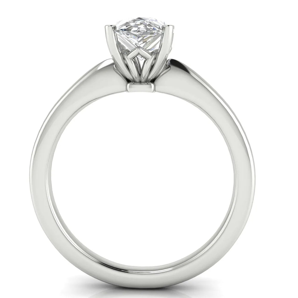 Elegant Solitaire Ring with Timeless Appeal