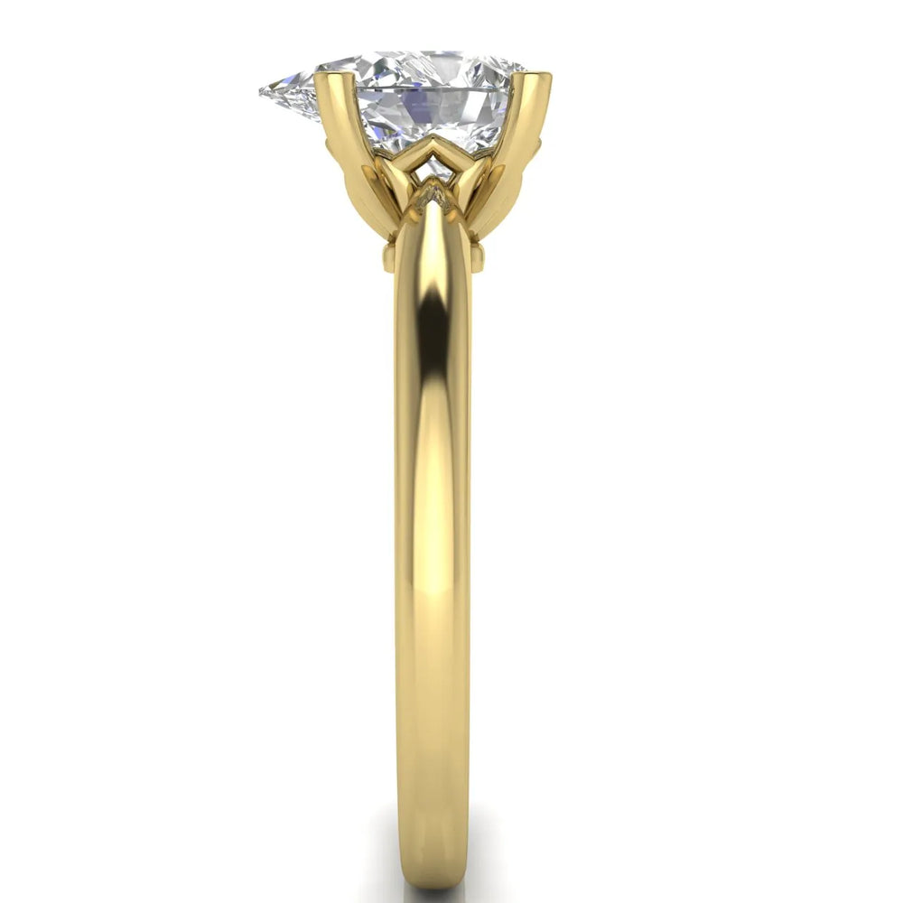 Elegant Solitaire Ring with Timeless Appeal