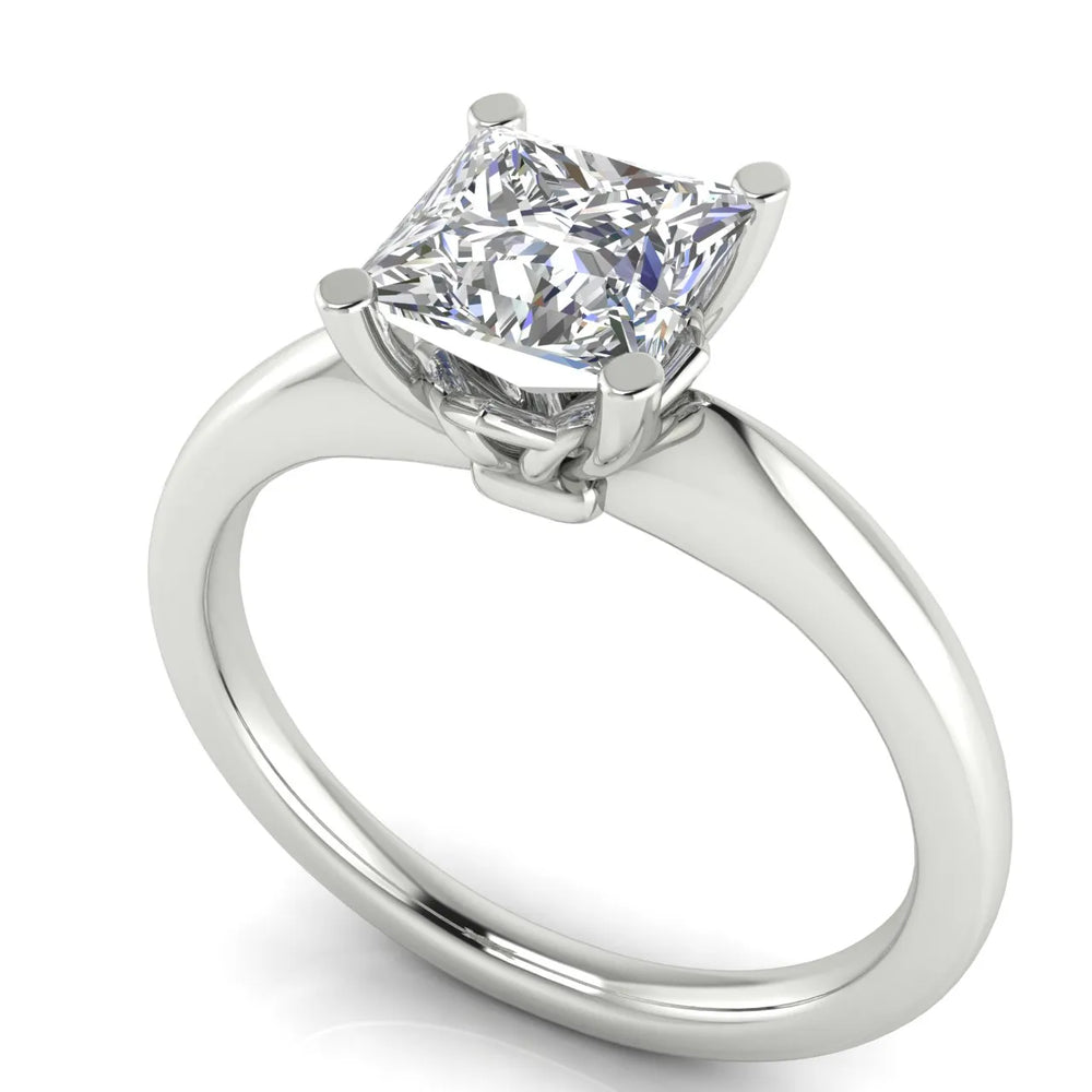 Elegant Solitaire Ring with Timeless Appeal