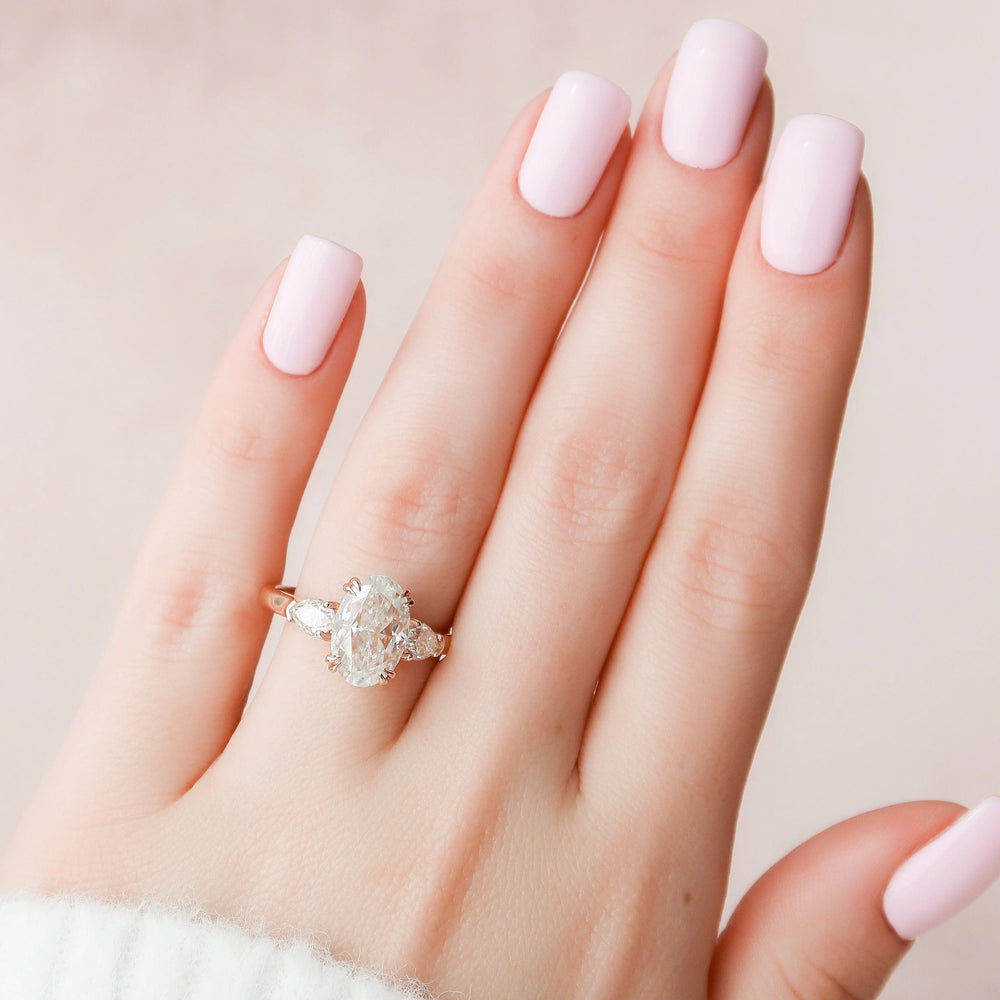 Oval Cut Labgrown Engagement Ring