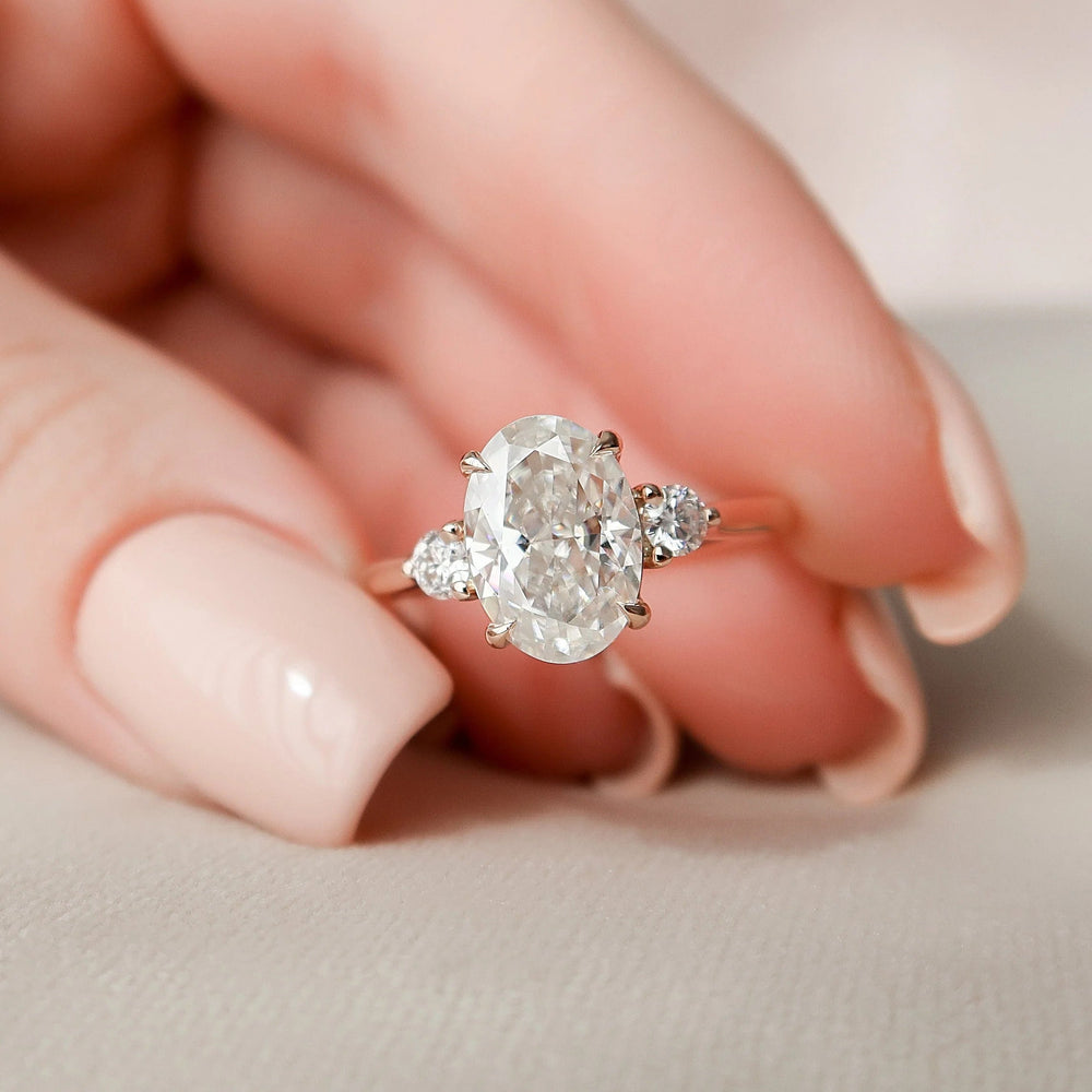 Oval Cut Labgrown Engagement Ring