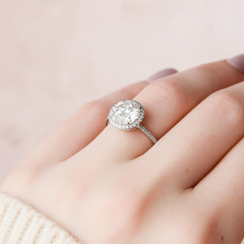 Round Brilliant Cut Labgrown Engagement Ring