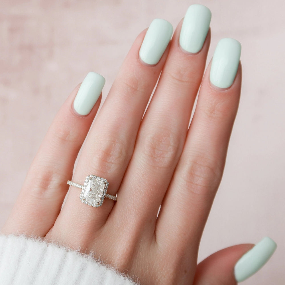Radiant Cut Labgrown Engagement Ring