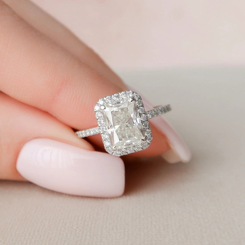 Radiant Cut Labgrown Engagement Ring