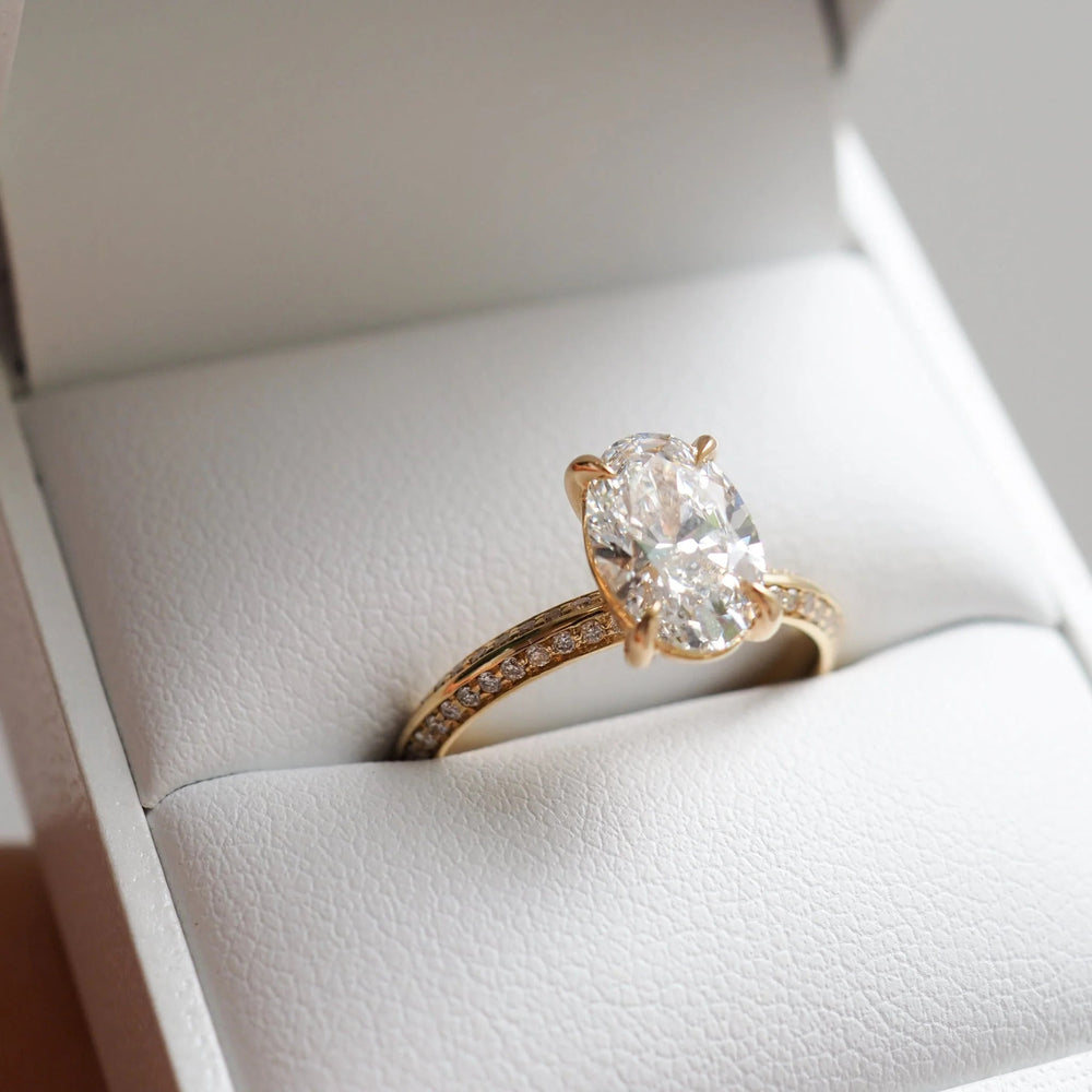 Oval Cut Labgrown Engagement Ring
