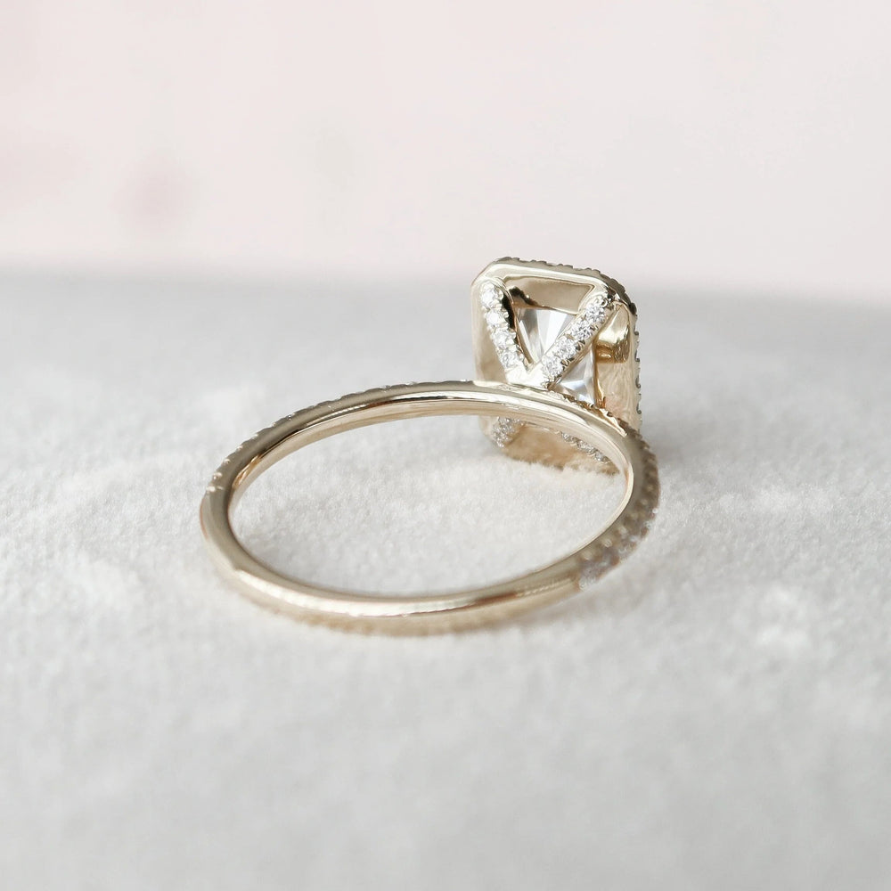 Radiant Cut Labgrown Engagement Ring