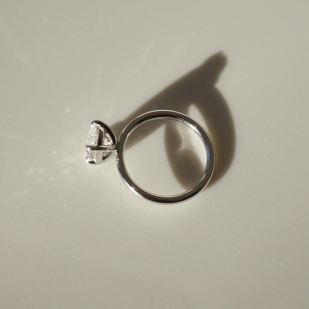 Oval Cut Labgrown Engagement Ring