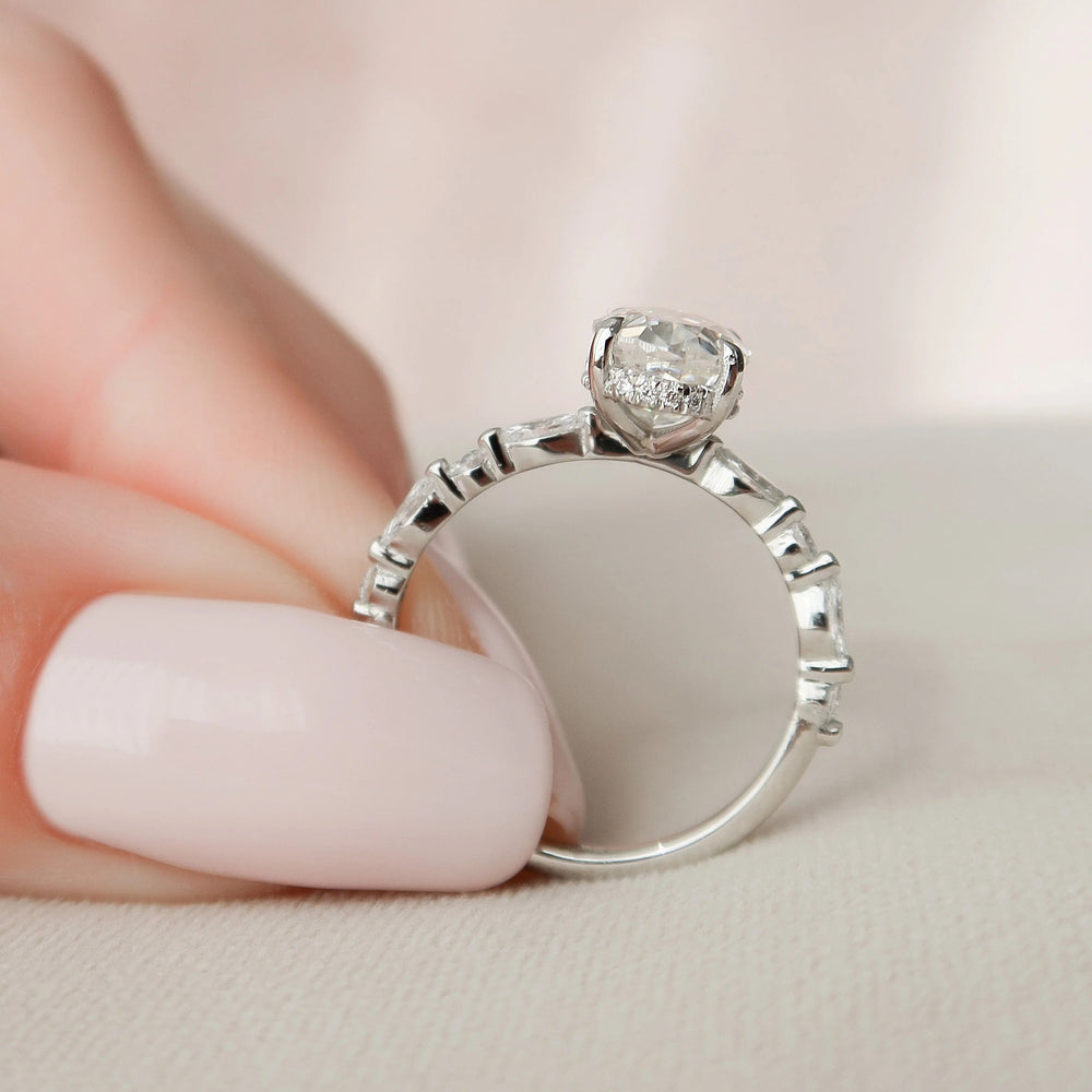 Oval Cut Labgrown Engagement Ring