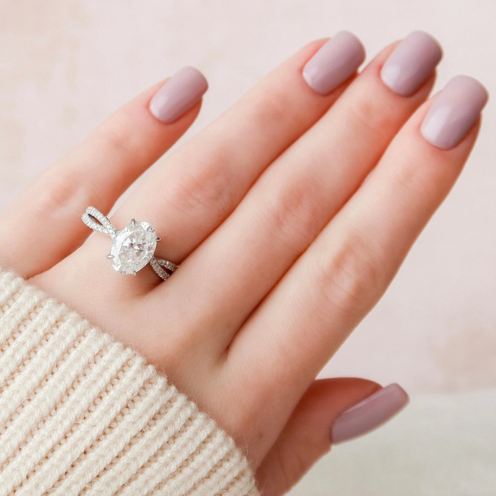 Oval Cut Labgrown Engagement Ring