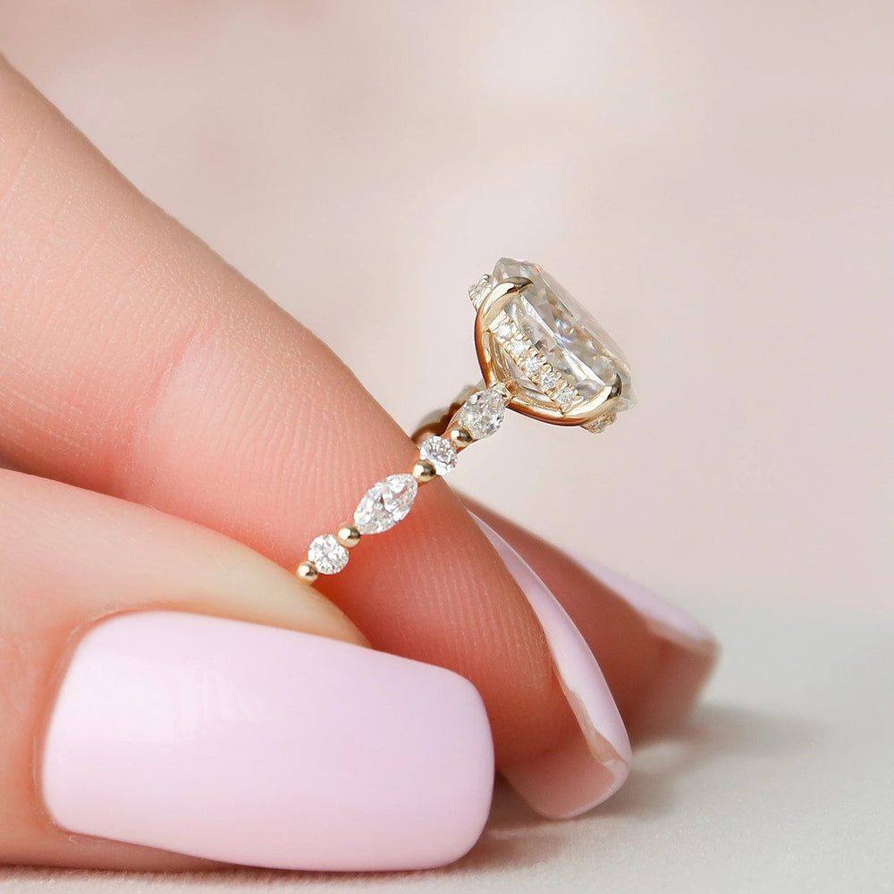 Oval Cut Labgrown Engagement Ring