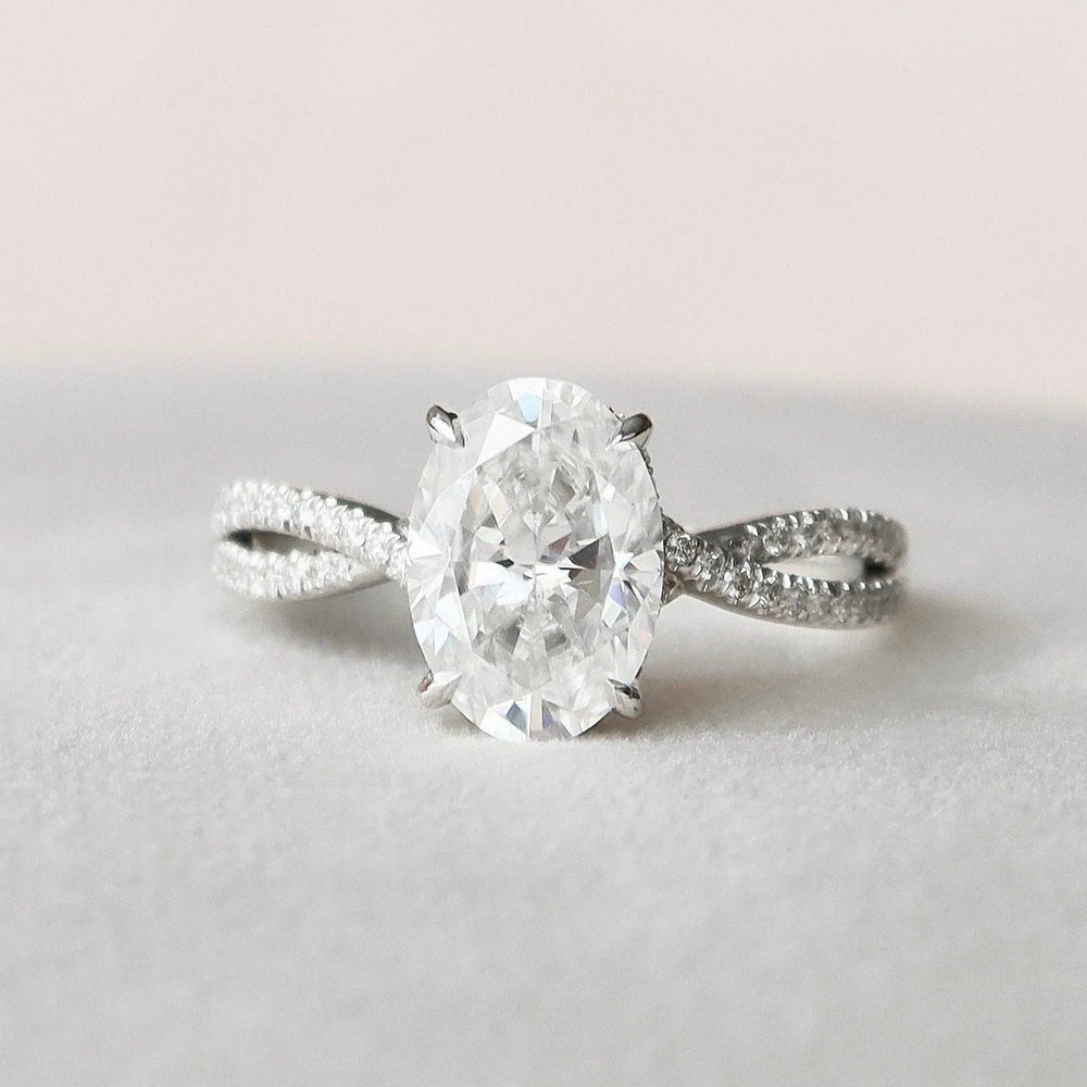 Oval Cut Labgrown Engagement Ring