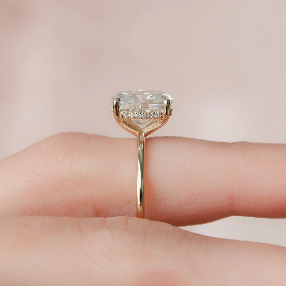 Cushion Cut Labgrown Engagement Ring