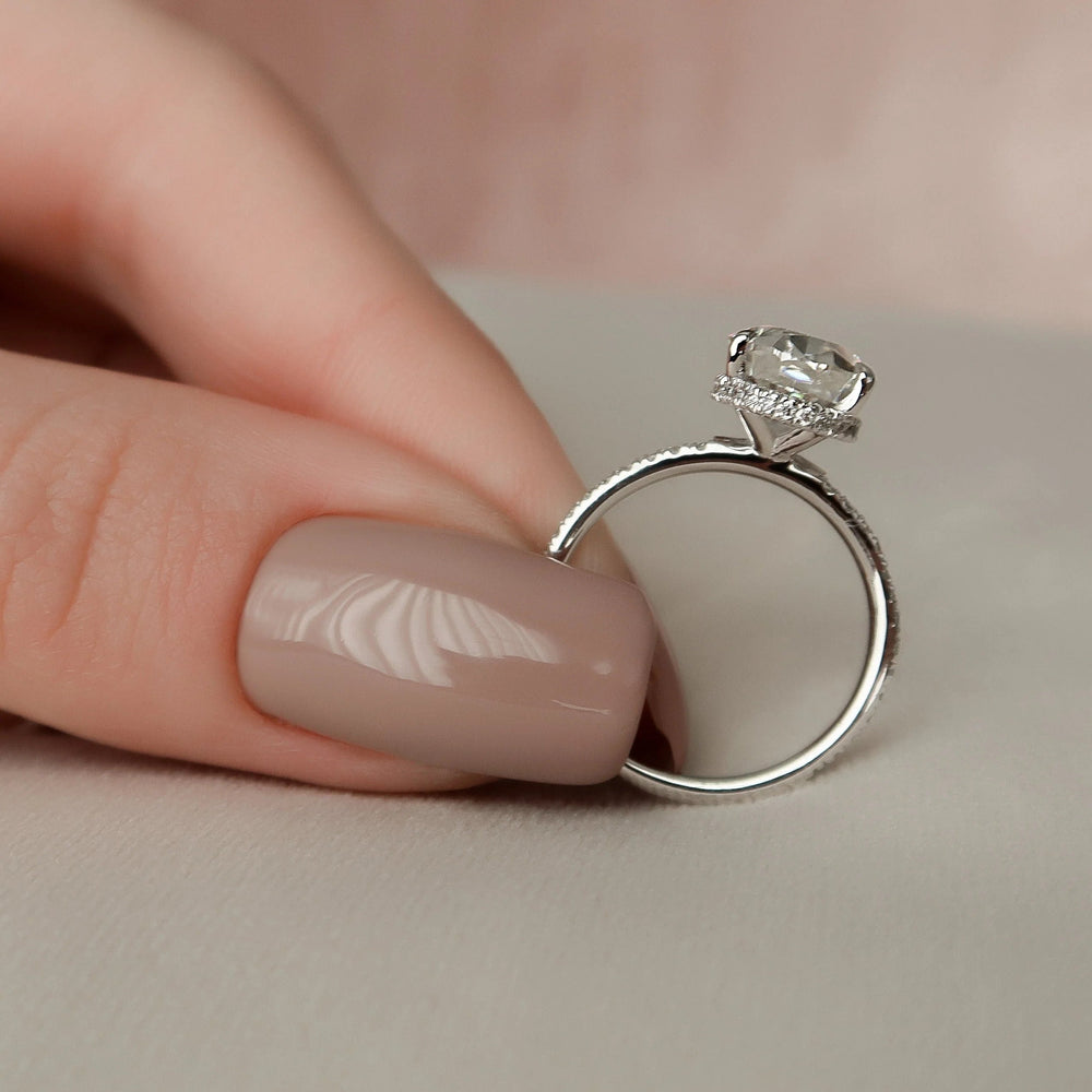 Oval Cut Labgrown Engagement Ring