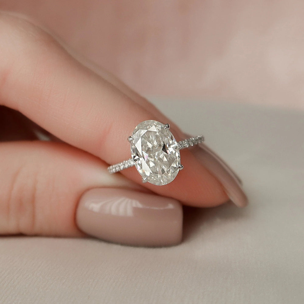 Oval Cut Labgrown Engagement Ring