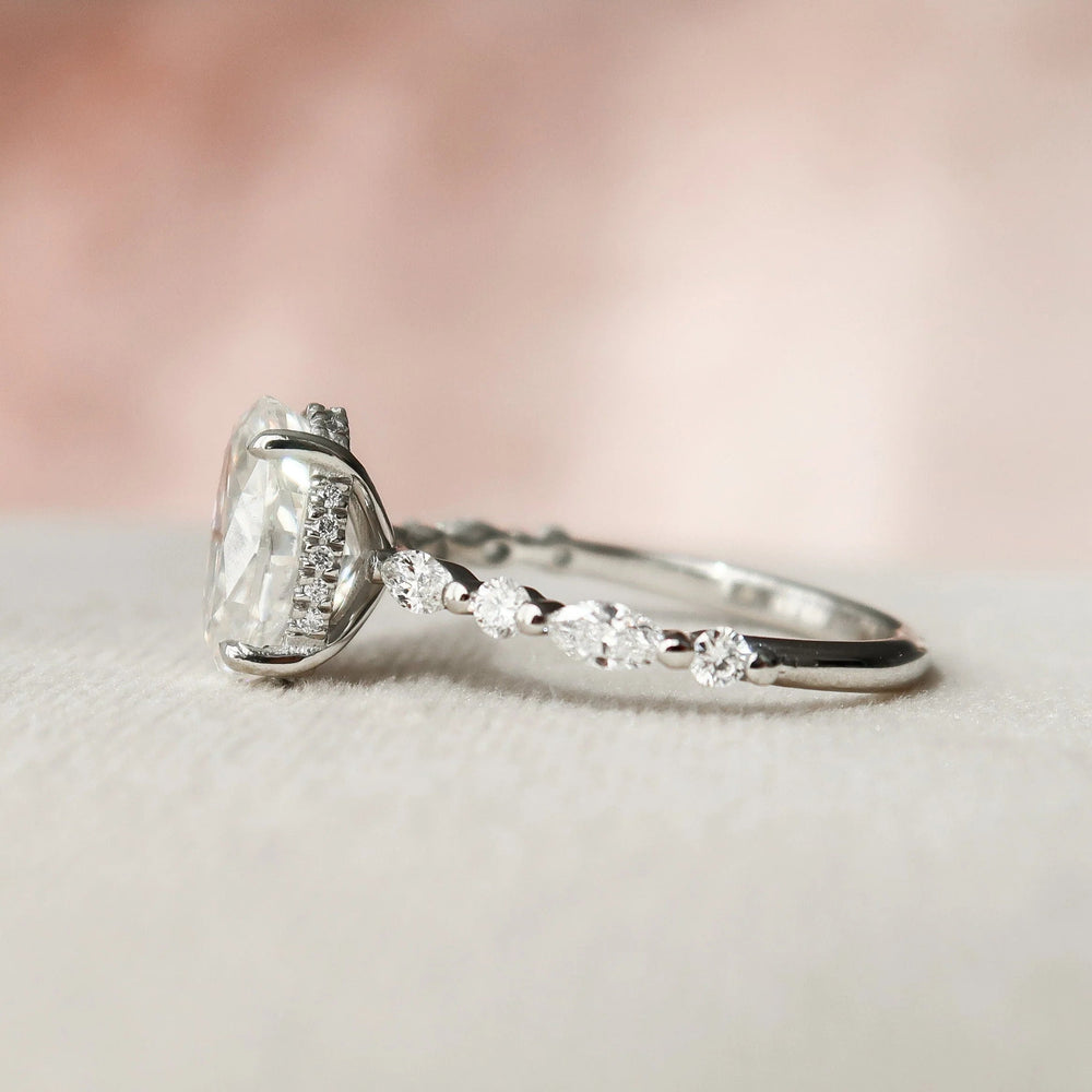 Oval Cut Labgrown Engagement Ring