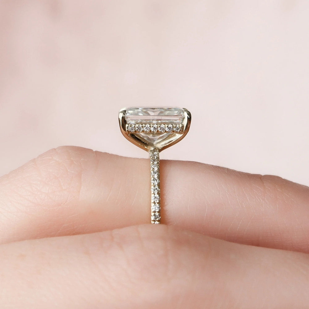 Radiant Cut Labgrown Engagement Ring
