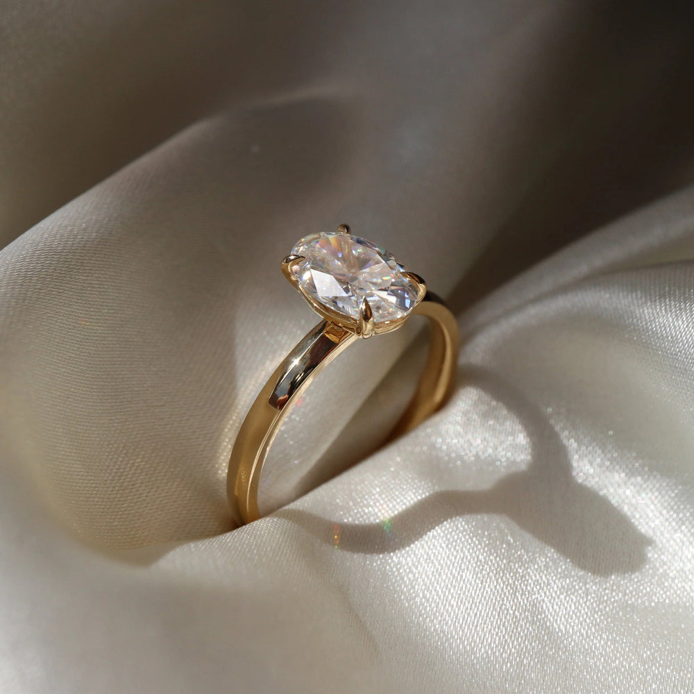 Oval Cut Labgrown Engagement Ring