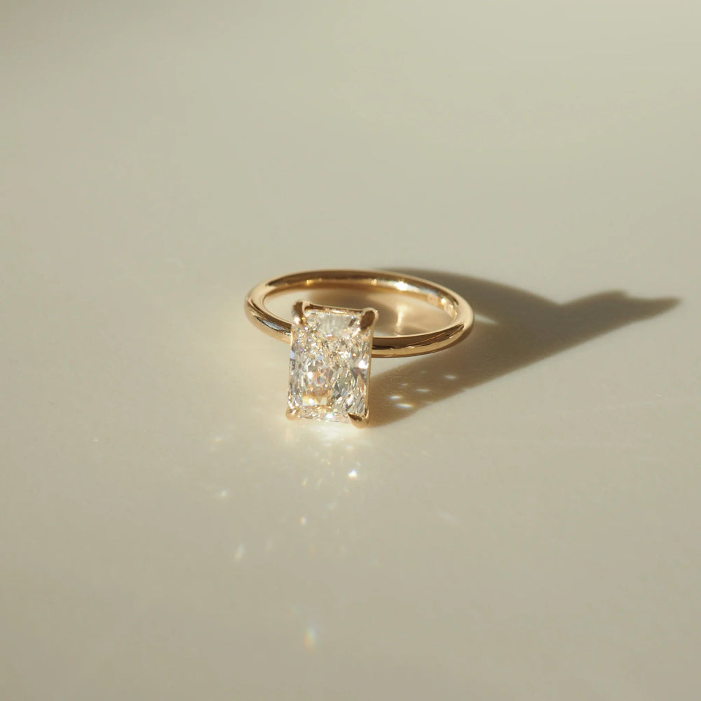 Radiant Cut Labgrown Engagement Ring