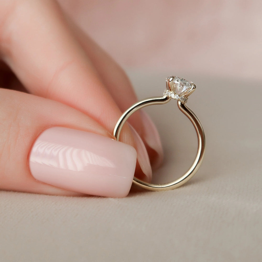 Oval Cut Labgrown Engagement Ring