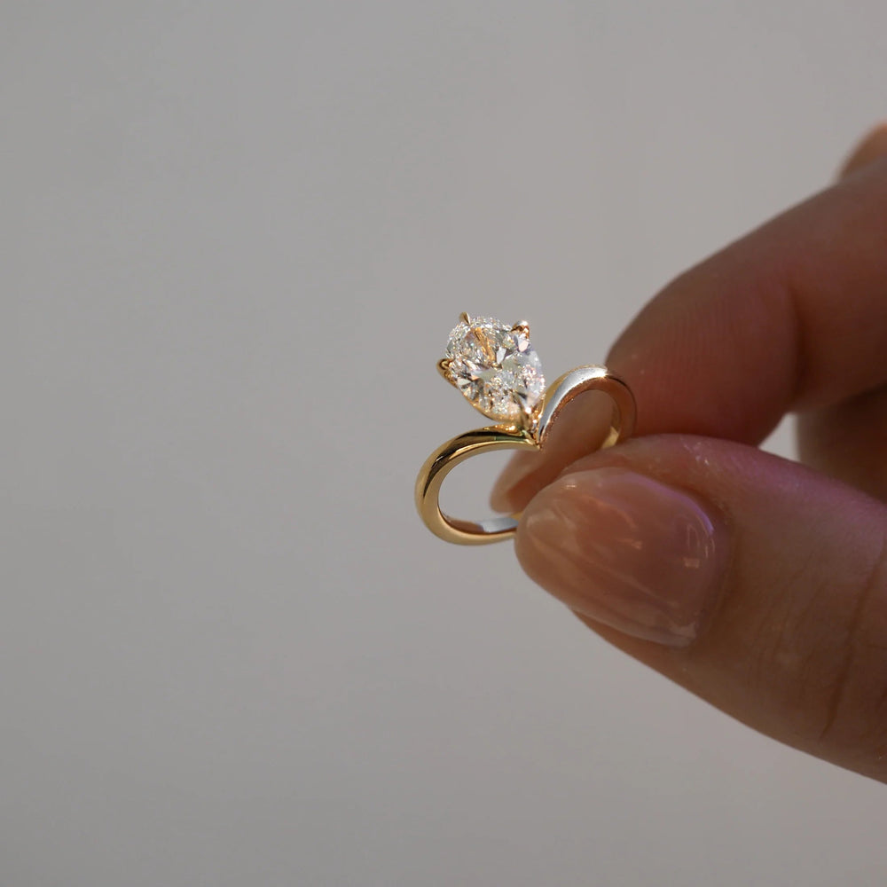 Oval Cut Labgrown Engagement Ring