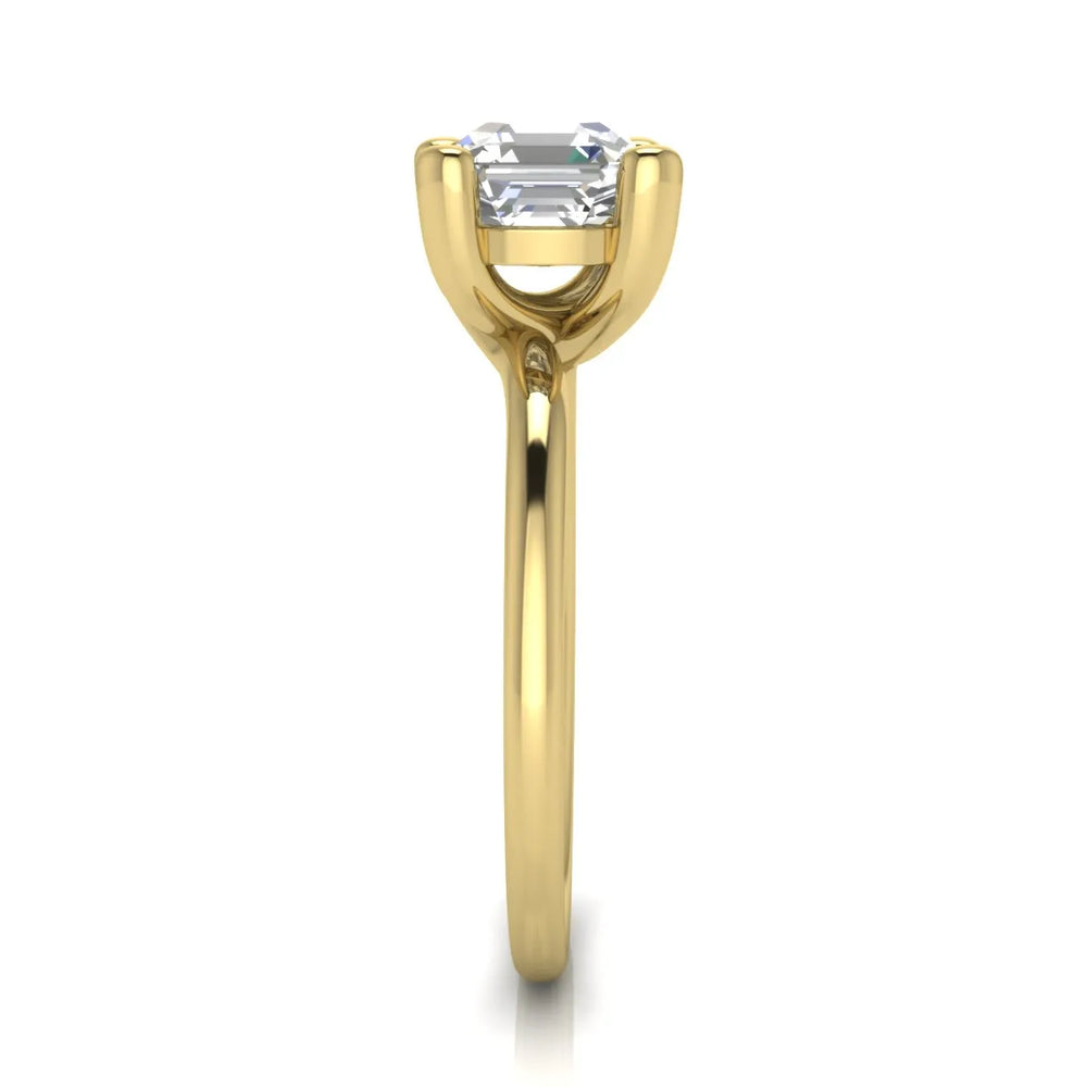 Romantic Solitaire Ring with Classic Setting