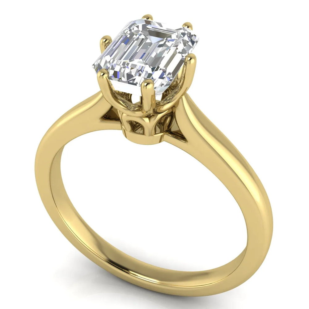 Romantic Solitaire Ring with Timeless Design