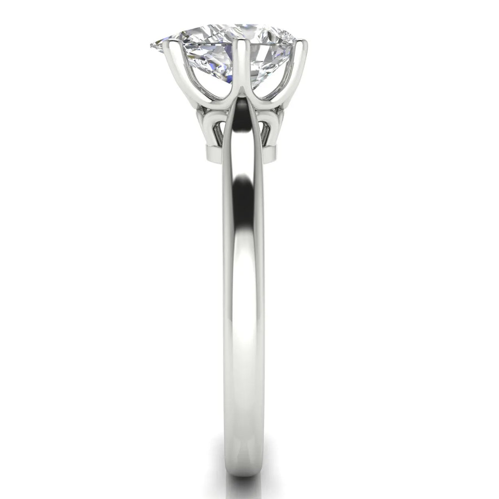 Romantic Solitaire Ring with Timeless Design