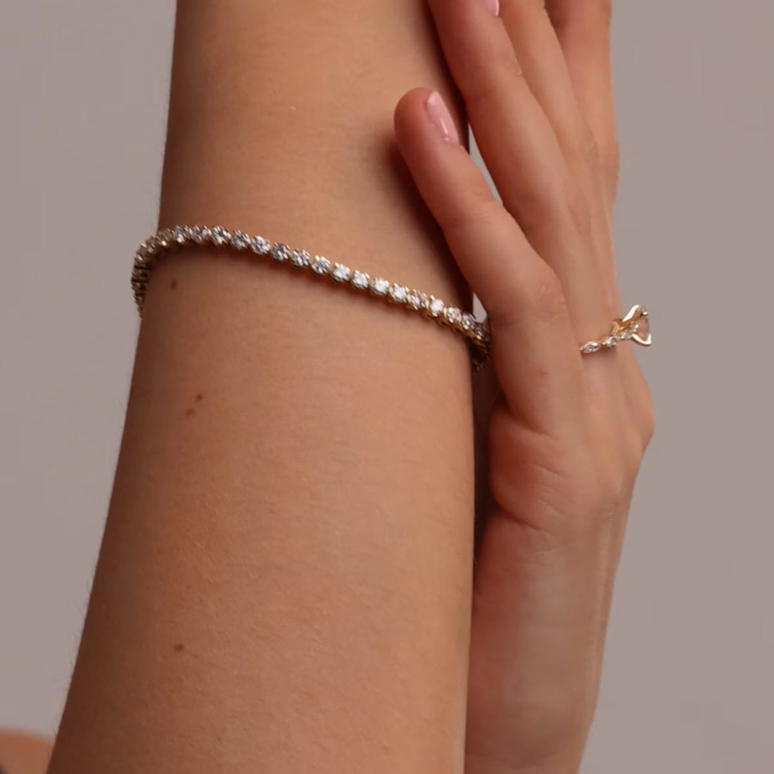 5 ctw Round Lab Grown Diamond Four-Prong Tennis Bracelet - 7 Inches