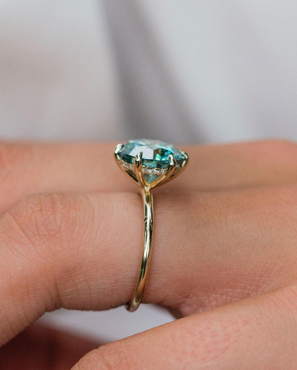 Green Round Cut Labgrown Engagement Ring