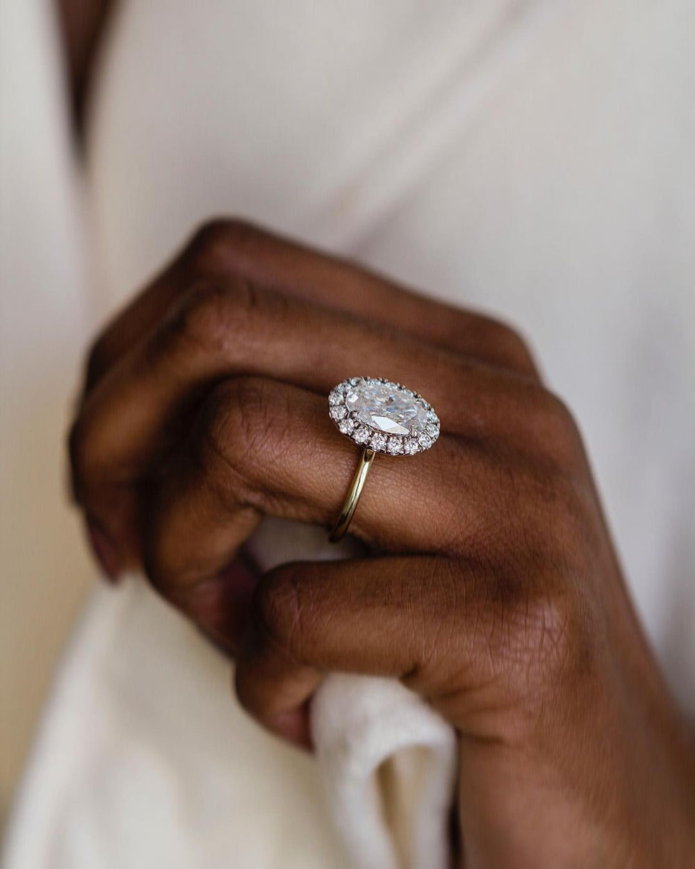 Oval Cut Labgrown Engagement Ring