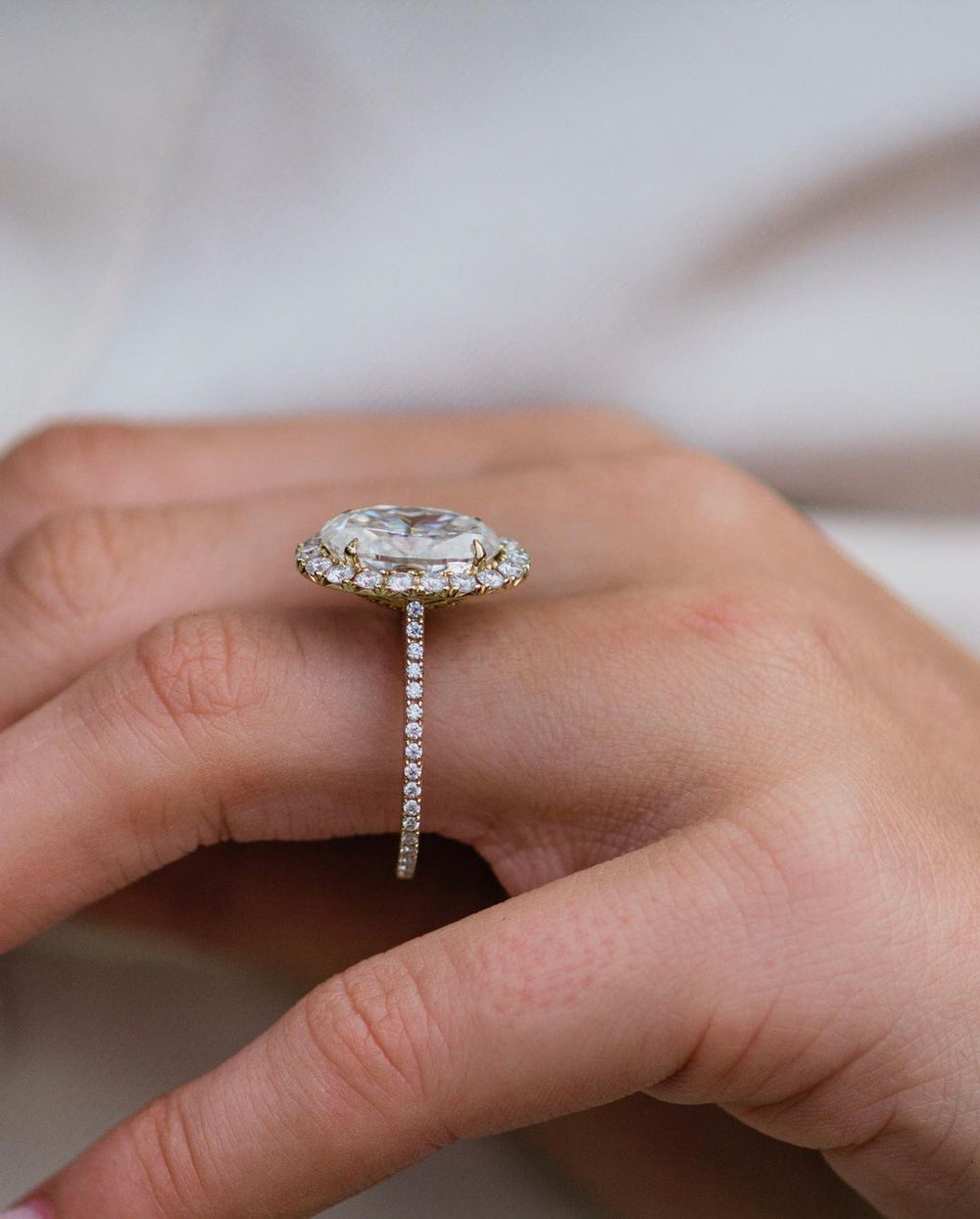 Oval Cut Labgrown Engagement Ring