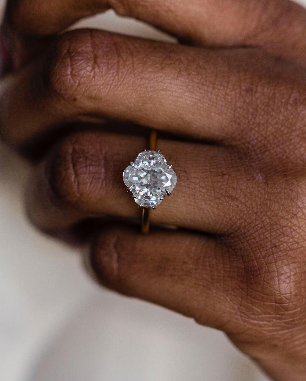 Oval Cut Labgrown Engagement Ring