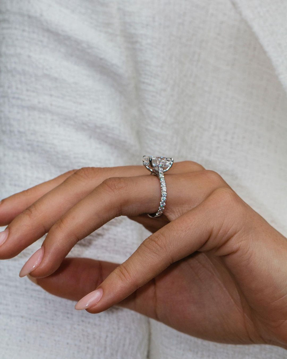 Oval Cut Labgrown Engagement Ring