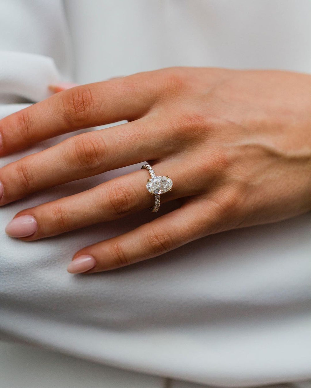 Oval Cut Labgrown Engagement Ring