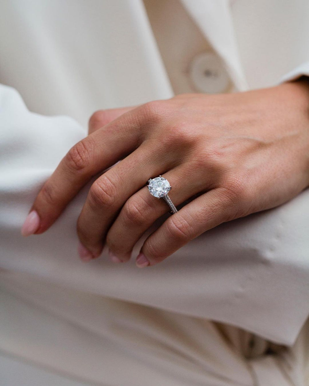 Round Cut Labgrown Engagement Ring