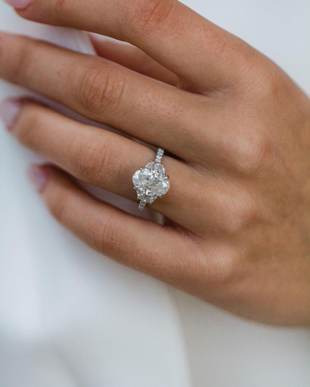 Oval Cut Labgrown Engagement Ring