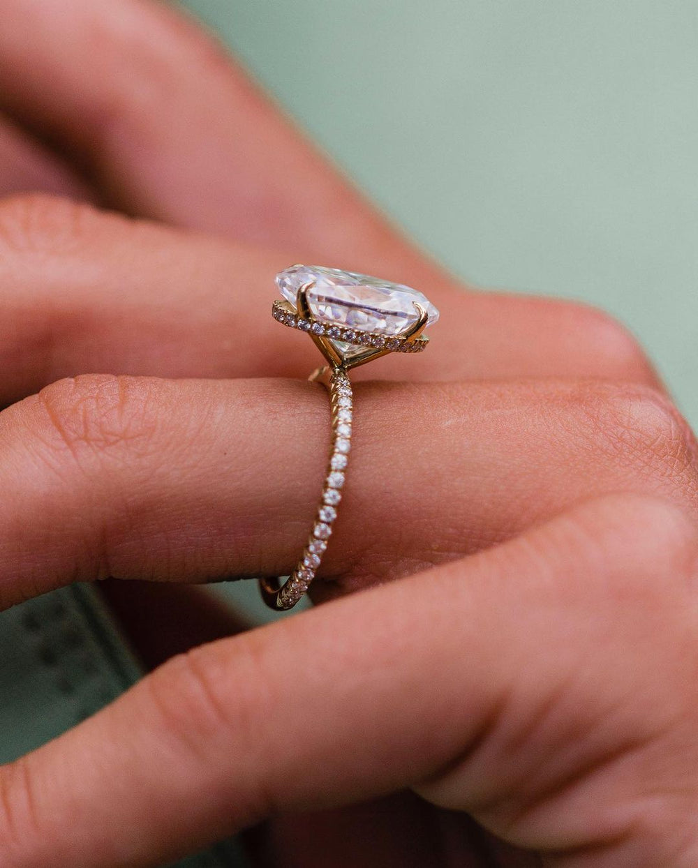 Oval Cut Labgrown Engagement Ring