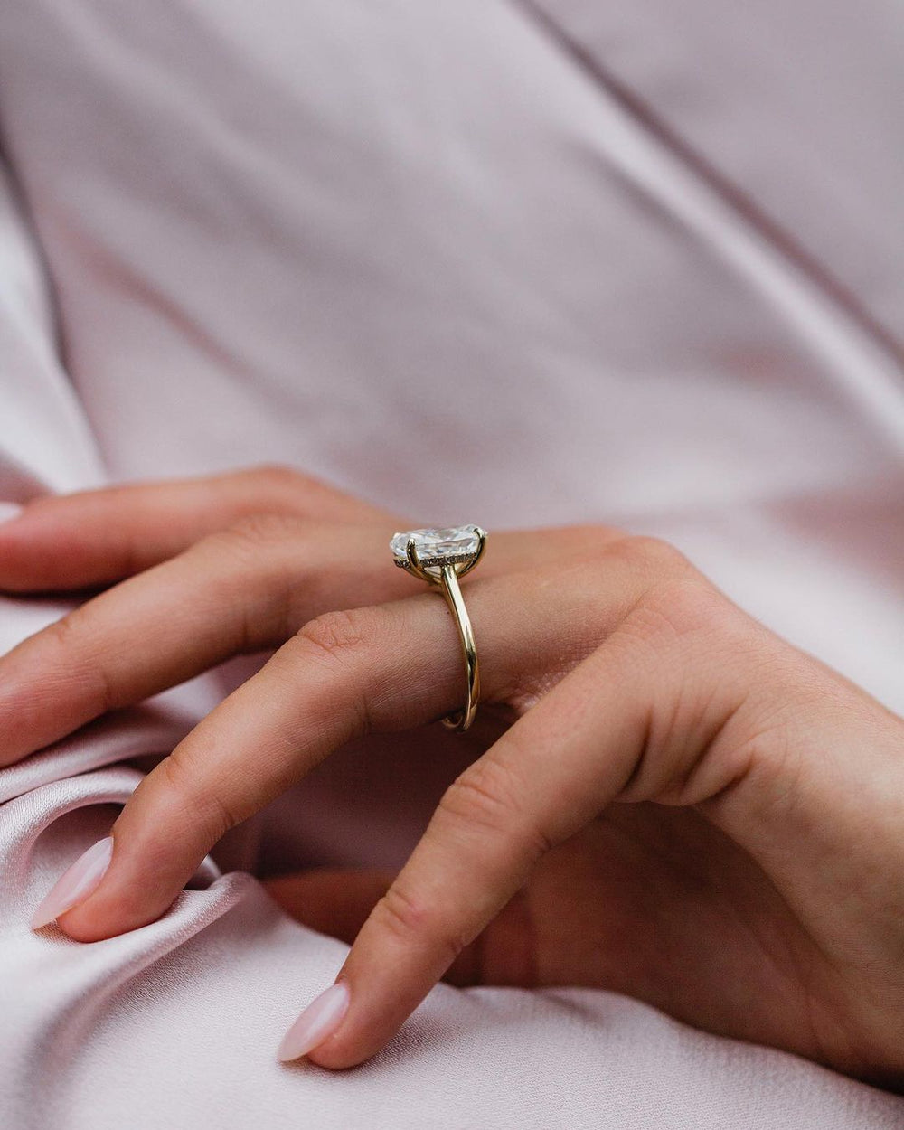 Oval Cut Labgrown Engagement Ring