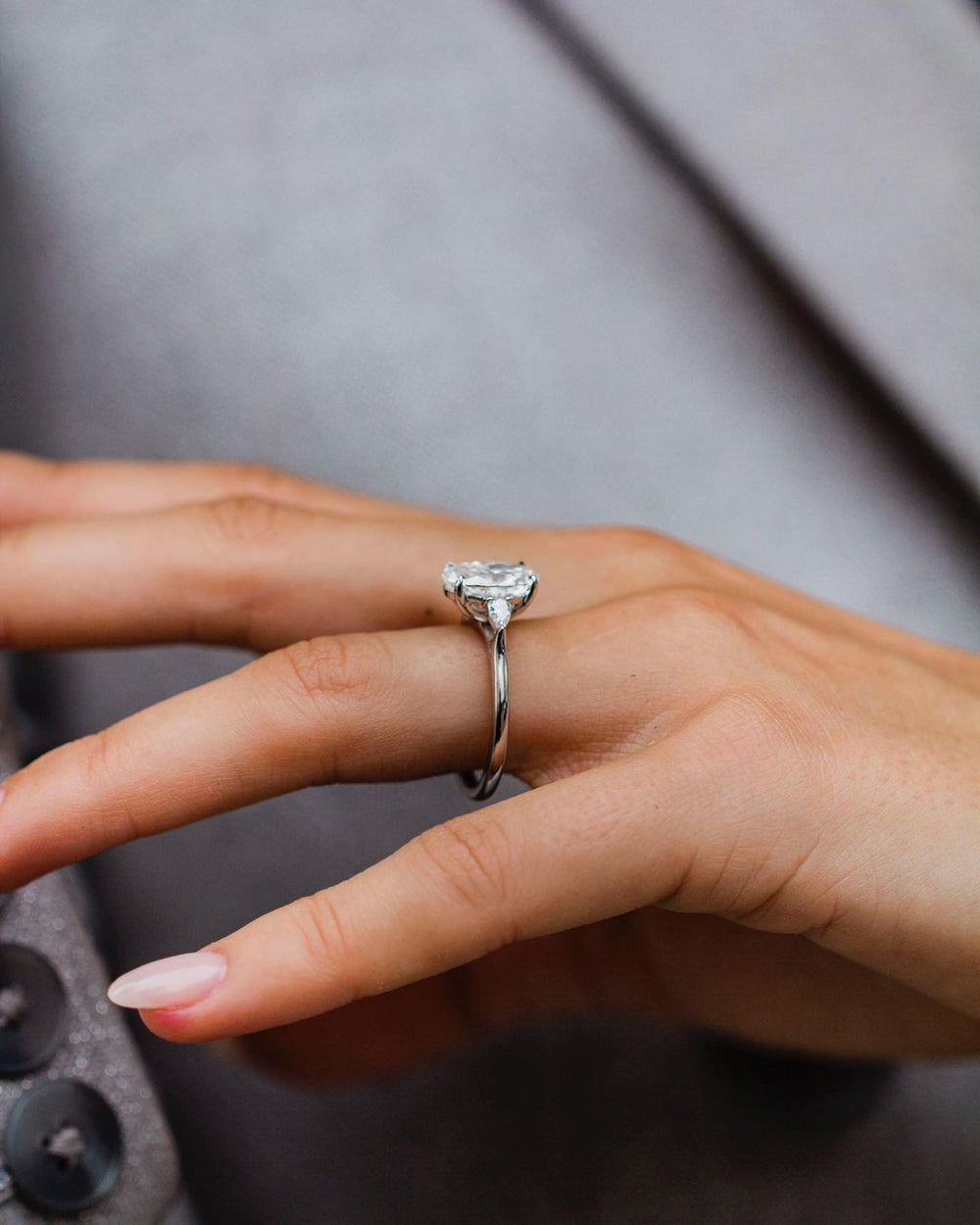 Oval Cut Labgrown Engagement Ring