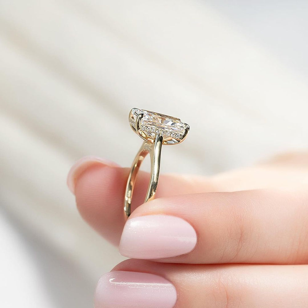 Radiant Cut Labgrown Engagement Ring