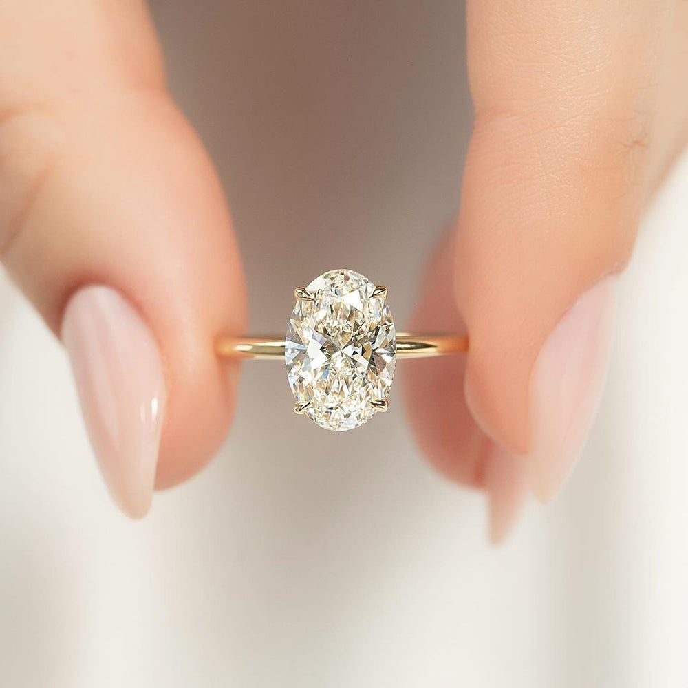 Oval Cut Labgrown Engagement Ring