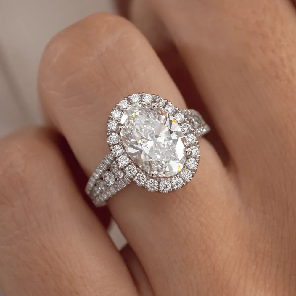 Oval Cut Labgrown Engagement Ring