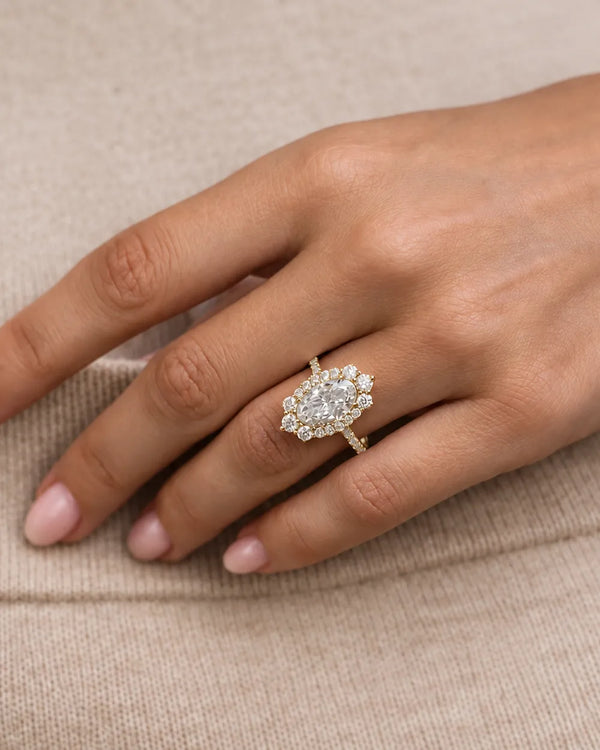 Oval Cut Labgrown Engagement Ring