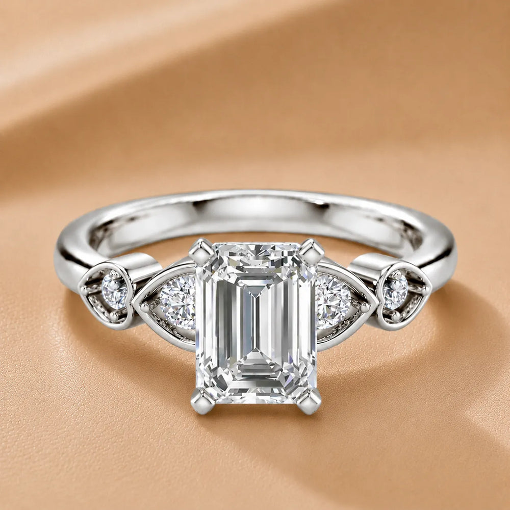 Classic Solitaire Ring with Vintage-Inspired Accent Details