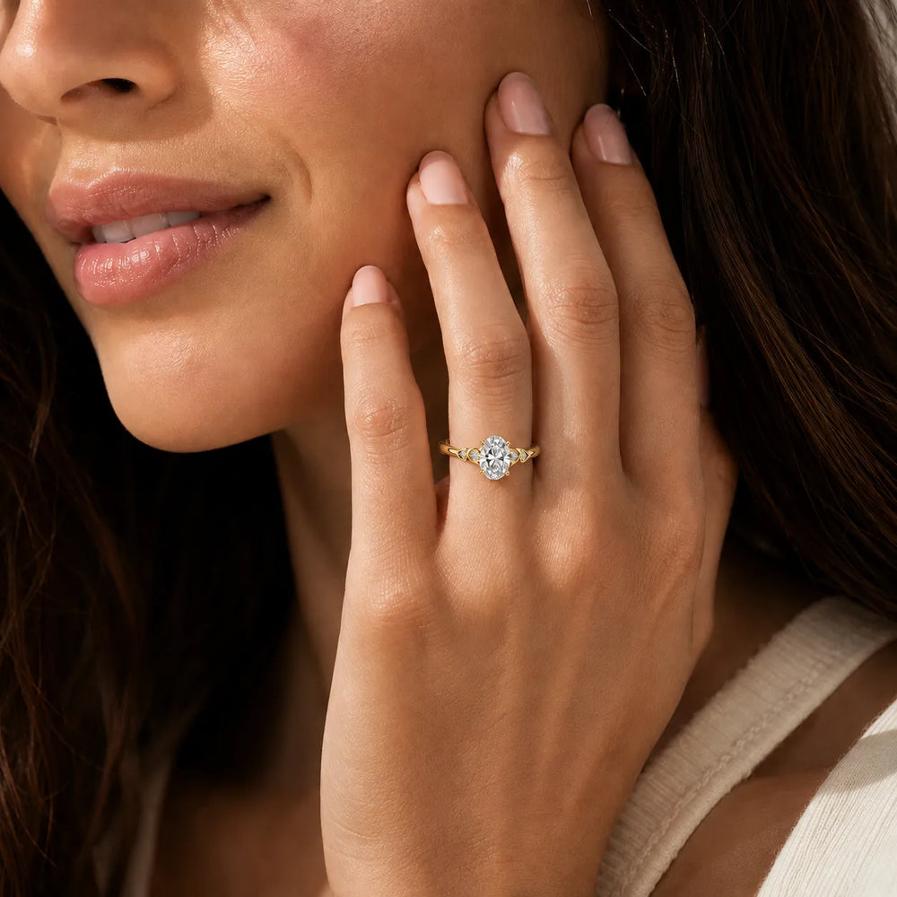 Classic Solitaire Ring with Vintage-Inspired Accent Details