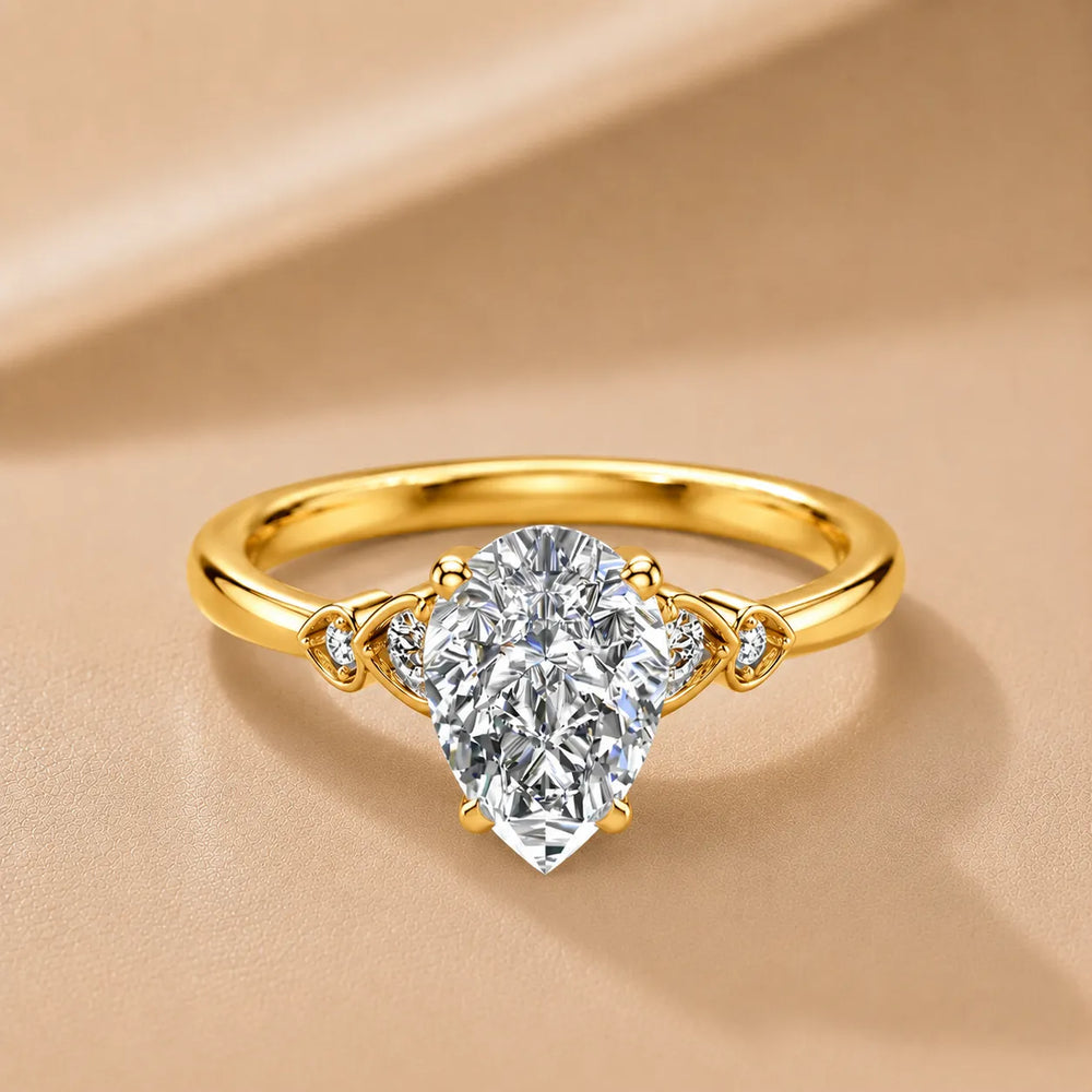 Classic Solitaire Ring with Vintage-Inspired Accent Details
