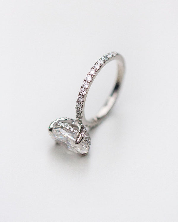 Oval Cut Labgrown Engagement Ring