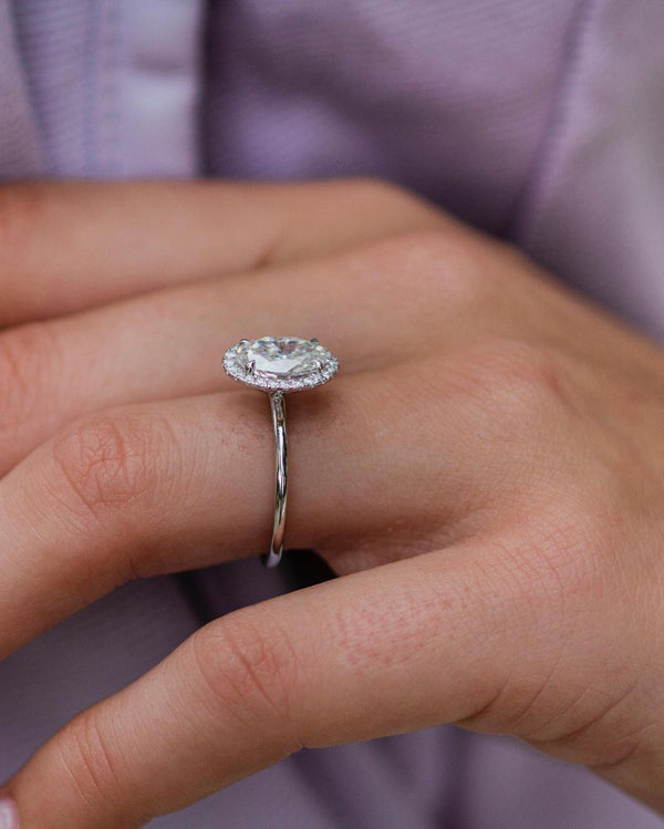 Oval Cut Labgrown Engagement Ring