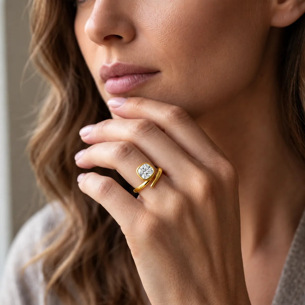 Elegant Pear-Cut Bezel Wrap Diamond Ring